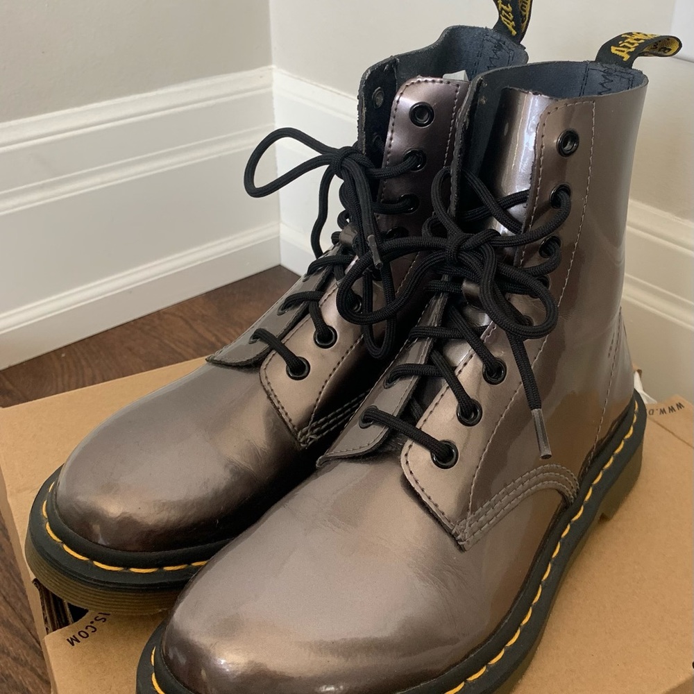 DR. MARTENS 1460 PASCAL PATENT LEATHER LACE UP BOOTS - SILVER